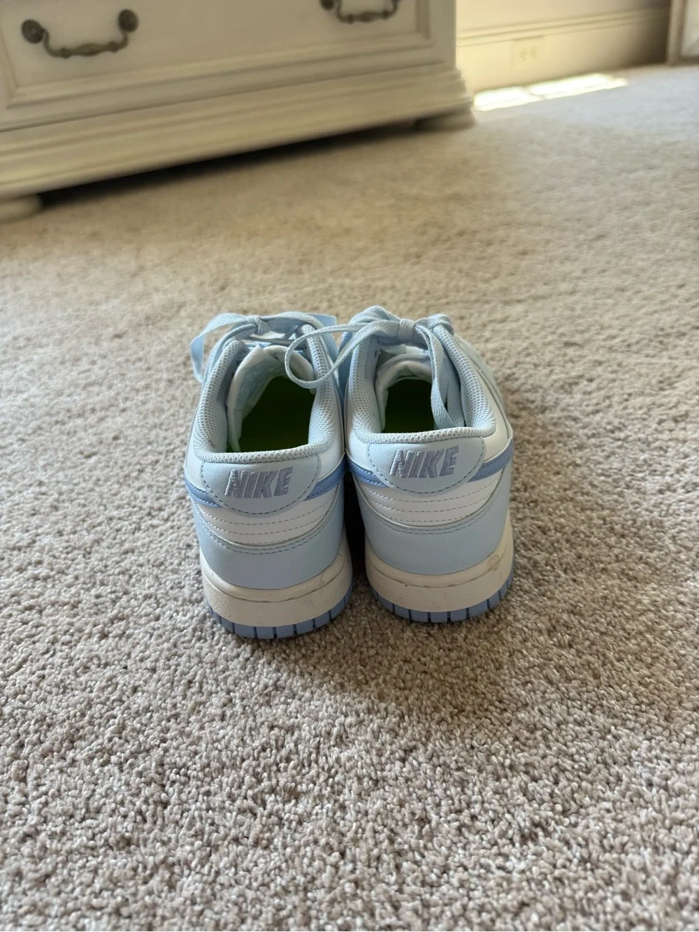Nike Women's Low Top Sneakers Size 8 in Light Blue and White